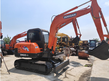 Bager gusjeničar DOOSAN DH60-7