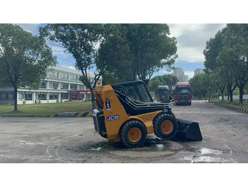 Mini utovarivač JCB JCB 185: slika Mini utovarivač JCB JCB 185 Mini utovarivač JCB JCB 185: slika Mini utovarivač JCB JCB 185