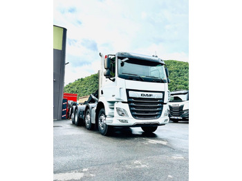 Kamion s kukastom dizalicom DAF CF 85