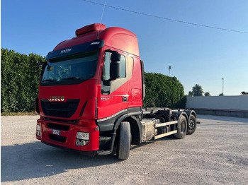 Kamion s kukastom dizalicom IVECO Stralis 500