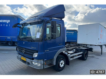Transporter kontejnera/ Kamion s izmjenjivim sanducima MERCEDES-BENZ Atego 816