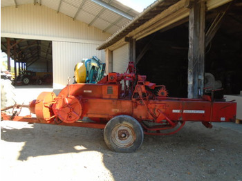 Kvadratna balirka MASSEY FERGUSON