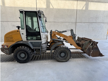 Bager na kotačima LIEBHERR L 506