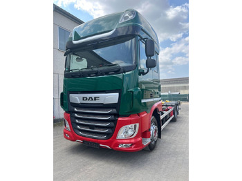 Transporter kontejnera/ Kamion s izmjenjivim sanducima DAF XF 480