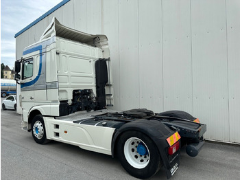 Tegljač DAF XF 460 SpaceCab Retarder: slika Tegljač DAF XF 460 SpaceCab Retarder