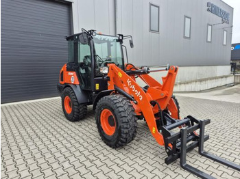 Utovarivač na kotačima KUBOTA R090