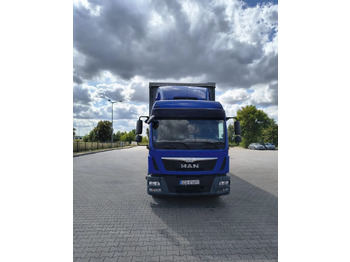 Kamion s ceradom MAN TGL 12.250