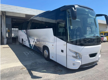 Turistički autobus