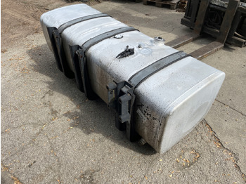 Spremnik goriva za Kamion ZBIORNIK PALIWA 710 L MAN TGA TGX TGS 81.12201-6448: slika Spremnik goriva za Kamion ZBIORNIK PALIWA 710 L MAN TGA TGX TGS 81.12201-6448 Spremnik goriva za Kamion ZBIORNIK PALIWA 710 L MAN TGA TGX TGS 81.12201-6448: slika Spremnik goriva za Kamion ZBIORNIK PALIWA 710 L MAN TGA TGX TGS 81.12201-6448