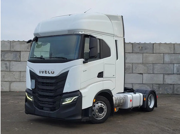 Tegljač IVECO S-WAY