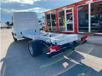 Dostavno vozilo sa zatvorenim sandukom Mercedes-Benz Sprinter 519 Koffer: slika Dostavno vozilo sa zatvorenim sandukom Mercedes-Benz Sprinter 519 Koffer