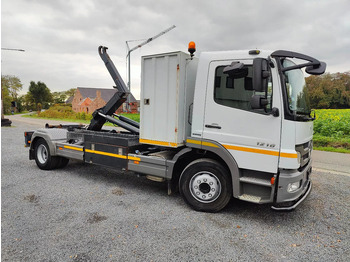 Kamion s kukastom dizalicom Mercedes-Benz Atego 1218 Containersystem / Hooklift Hyvalift: slika Kamion s kukastom dizalicom Mercedes-Benz Atego 1218 Containersystem / Hooklift Hyvalift
