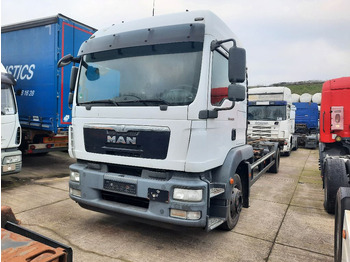 Transporter kontejnera/ Kamion s izmjenjivim sanducima MAN TGM 15.290