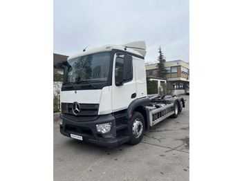Kamion s kukastom dizalicom MERCEDES-BENZ Actros 2543