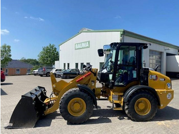 Utovarivač na kotačima CATERPILLAR 908