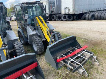 Utovarivač na kotačima KRAMER