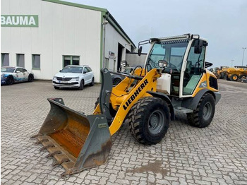 Utovarivač na kotačima LIEBHERR L 504