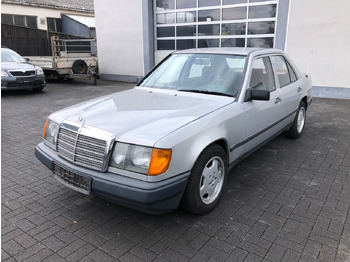 Limuzina MERCEDES-BENZ