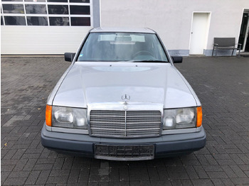 Limuzina Mercedes-Benz W124 E 260: slika Limuzina Mercedes-Benz W124 E 260 Limuzina Mercedes-Benz W124 E 260: slika Limuzina Mercedes-Benz W124 E 260