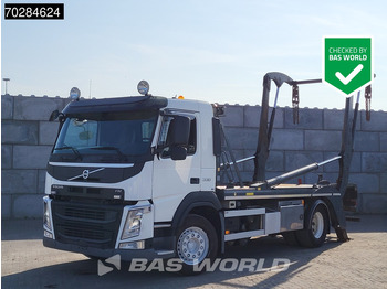 Utovarivač s proklizavajućim upravljanjem VOLVO FM 330