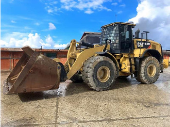 Utovarivač na kotačima CATERPILLAR 966M