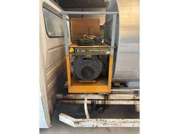 Šprica za emulziju Mercedes 410 A EMULSION + TREMI GRAVILLON: slika Šprica za emulziju Mercedes 410 A EMULSION + TREMI GRAVILLON