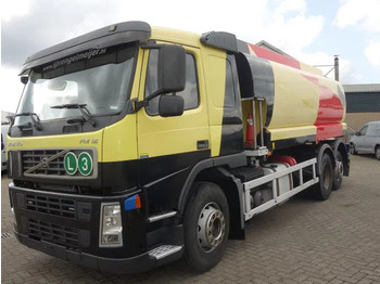Kamion cisterna VOLVO FM12