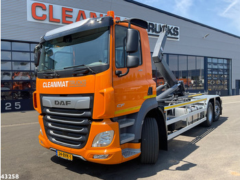 Kamion s kukastom dizalicom DAF CF 430