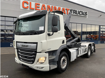 Kamion s kukastom dizalicom DAF CF 450