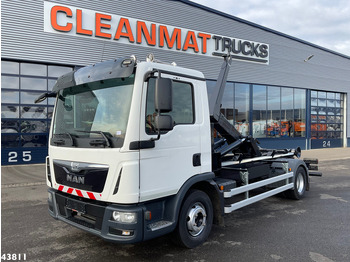 Kamion s kukastom dizalicom MAN TGL 12.220