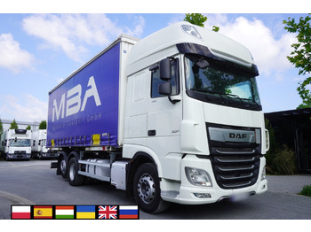 Kamion s ceradom DAF XF 480