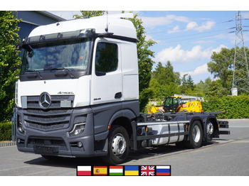 Transporter kontejnera/ Kamion s izmjenjivim sanducima MERCEDES-BENZ Actros 2545