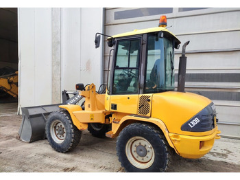Utovarivač na kotačima VOLVO L30B