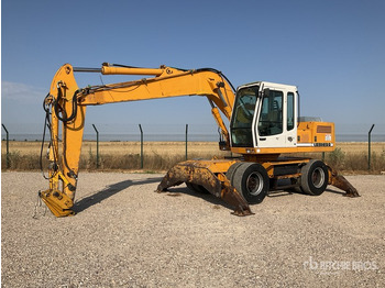 Bager na kotačima LIEBHERR A 902