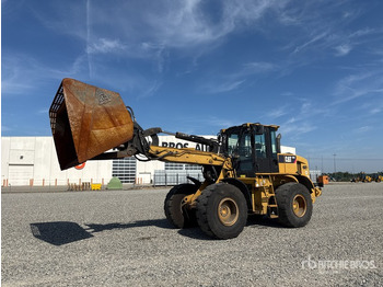 Utovarivač na kotačima CATERPILLAR 930H