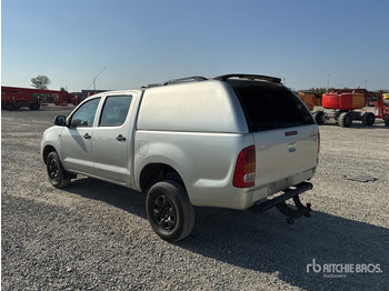 Pick-up 2010 Toyota Hylux 4x4 Crew Cab Pickup: slika Pick-up 2010 Toyota Hylux 4x4 Crew Cab Pickup