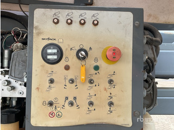 Zglobni krak 2016 Skyjack SJ51AJ 4WD Diesel Articulating Boom Lift: slika Zglobni krak 2016 Skyjack SJ51AJ 4WD Diesel Articulating Boom Lift