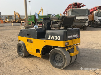 Pneumatski valjak 1996 Komatsu JW30-2 7 Wheel Pneumatic Roller: slika Pneumatski valjak 1996 Komatsu JW30-2 7 Wheel Pneumatic Roller Pneumatski valjak 1996 Komatsu JW30-2 7 Wheel Pneumatic Roller: slika Pneumatski valjak 1996 Komatsu JW30-2 7 Wheel Pneumatic Roller