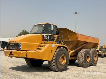 Zglobni istovarivač CATERPILLAR 740