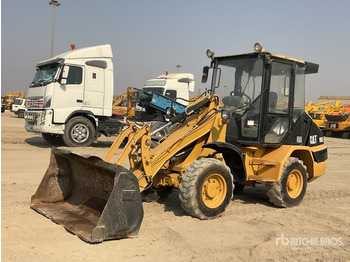 Utovarivač na kotačima CATERPILLAR 906