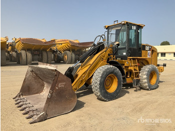 Utovarivač na kotačima CATERPILLAR 930H