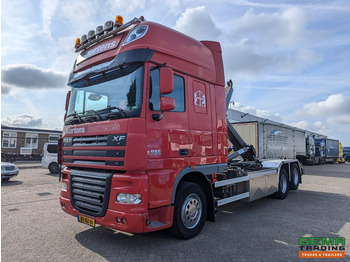 Kamion s kukastom dizalicom DAF XF 105 460