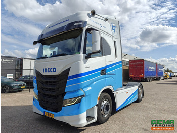 Tegljač IVECO S-WAY
