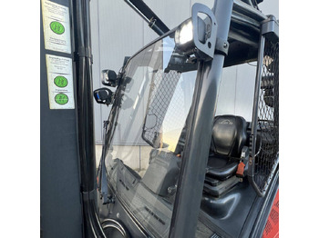 Plinski viličar Linde H25T-02 (392) EVO: slika Plinski viličar Linde H25T-02 (392) EVO Plinski viličar Linde H25T-02 (392) EVO: slika Plinski viličar Linde H25T-02 (392) EVO