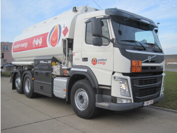 Kamion cisterna Volvo FM: slika Kamion cisterna Volvo FM