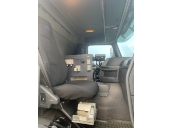 Kamion cisterna Volvo FMFH: slika Kamion cisterna Volvo FMFH