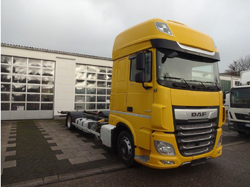 Transporter kontejnera/ Kamion s izmjenjivim sanducima DAF XF 480