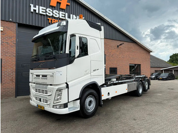 Kamion s kukastom dizalicom VOLVO FH