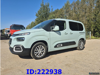 Automobil CITROËN