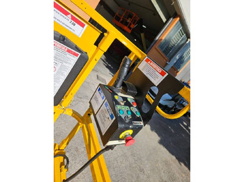 Škarasta podizna platforma Haulotte Compact 10 N: slika Škarasta podizna platforma Haulotte Compact 10 N